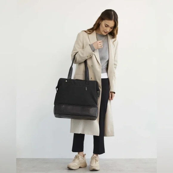 SOLD - Beis- The Convertible Mini Weekender in Black - Picture 5 of 7